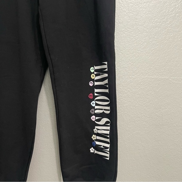 THE ERAS TOUR Sweatpants - Picture 3 of 7